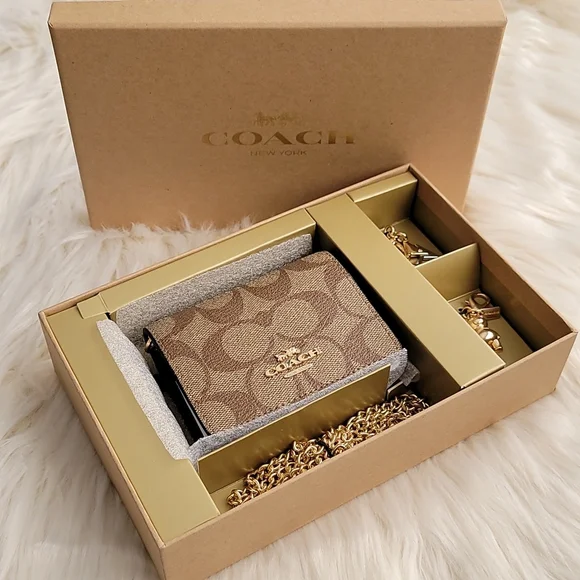 Coach Boxed Mini Wallet On A Chain In Blocked Signature Canvas - Picture 2 of 10